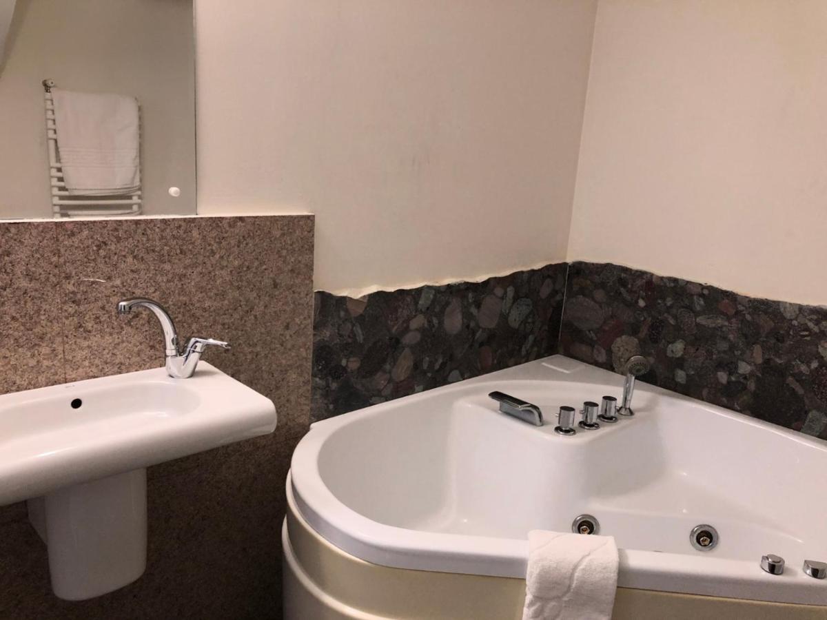 Aristocrat Vintage Apartment Brasov Bagian luar foto