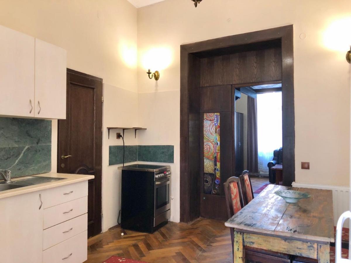 Aristocrat Vintage Apartment Brasov Bagian luar foto