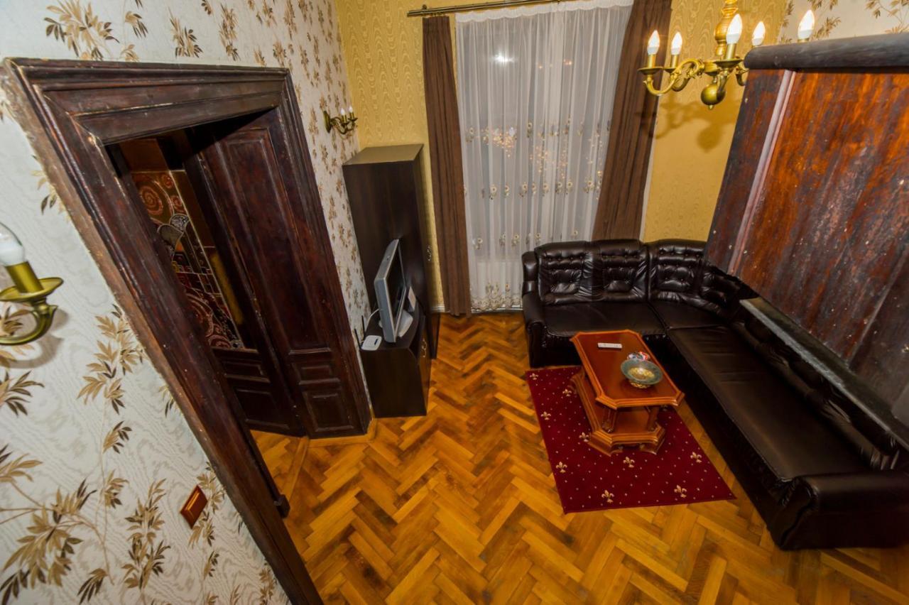 Aristocrat Vintage Apartment Brasov Bagian luar foto