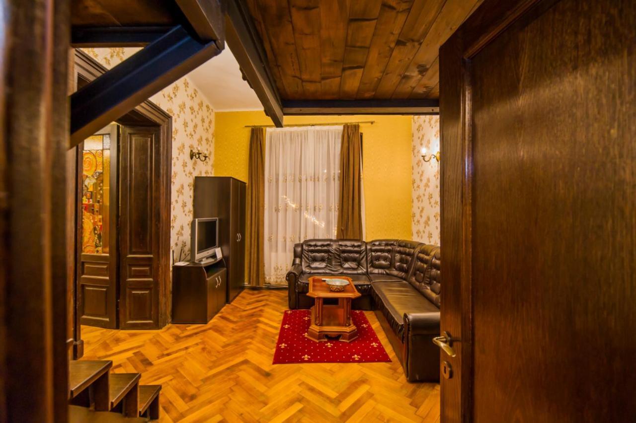 Aristocrat Vintage Apartment Brasov Bagian luar foto