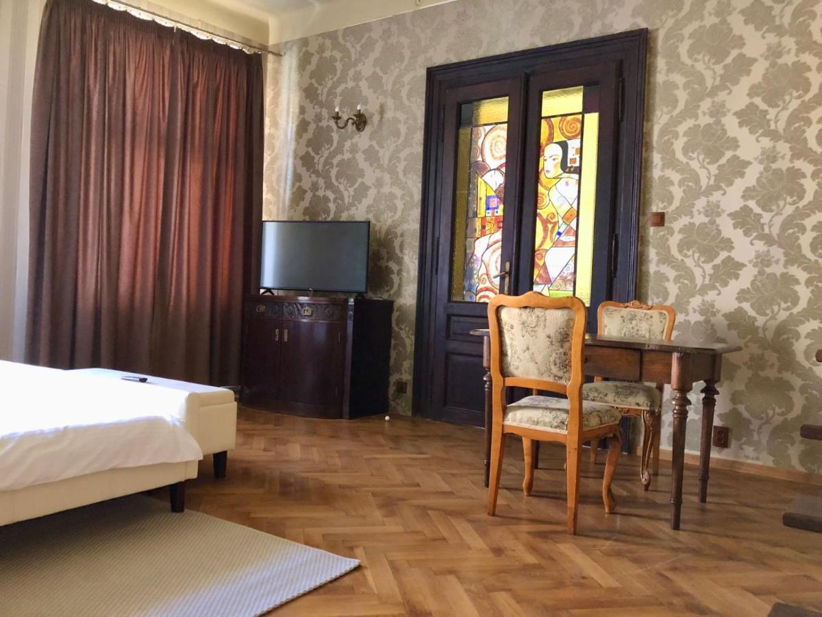 Aristocrat Vintage Apartment Brasov Bagian luar foto