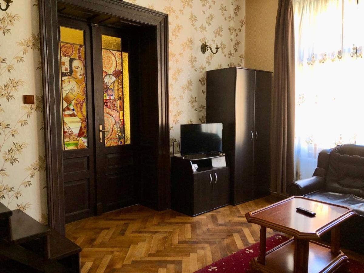 Aristocrat Vintage Apartment Brasov Bagian luar foto