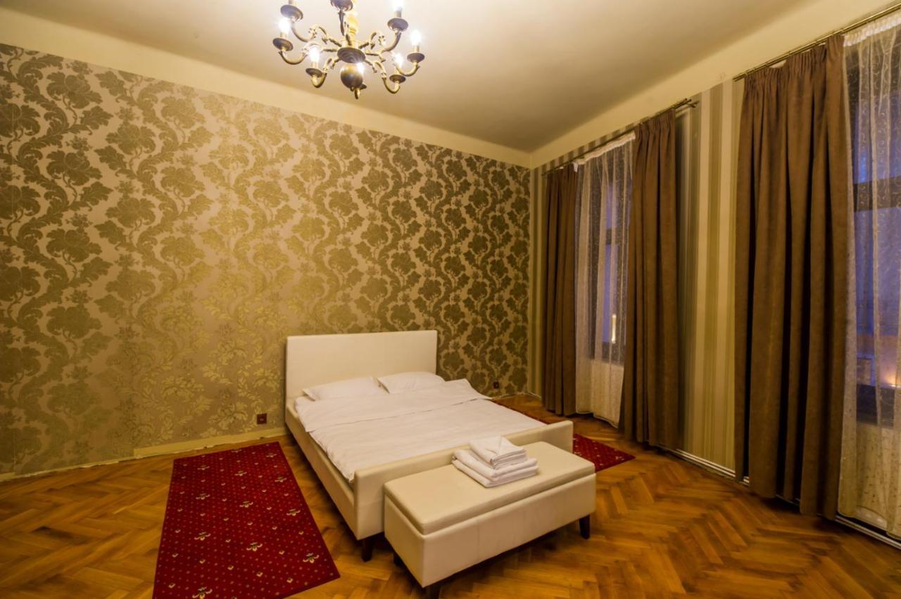 Aristocrat Vintage Apartment Brasov Bagian luar foto