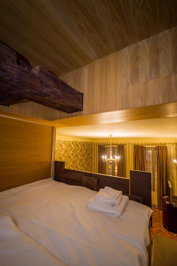 Aristocrat Vintage Apartment Brasov Bagian luar foto