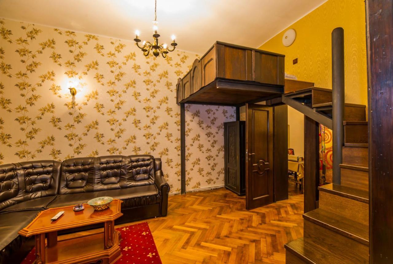 Aristocrat Vintage Apartment Brasov Bagian luar foto